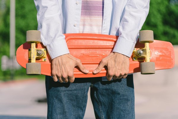 Les différentes approches pour traiter l'acné : soins anti-acné, médicaments, régime